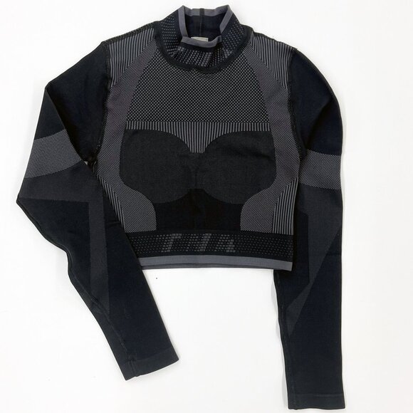 TNA Ventura Cropped Long Sleeve | Colorblock | Aritzia - Picture 2 of 7